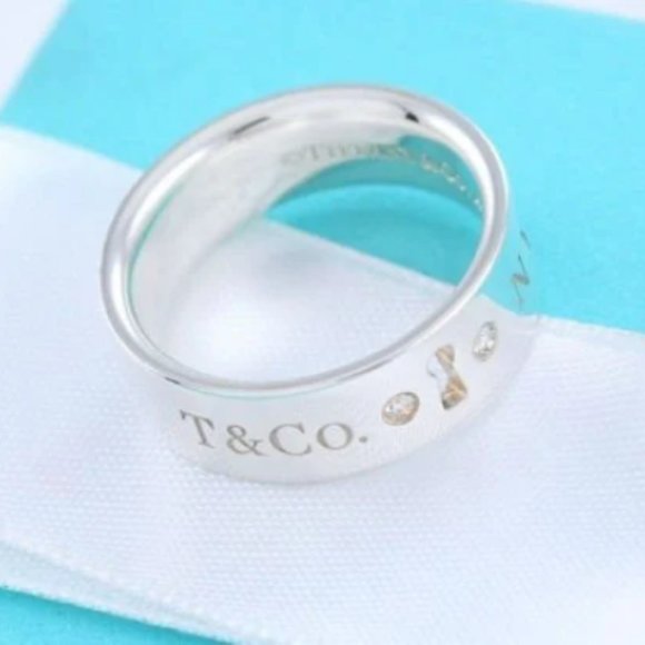 MINT!! Stunning Tiffany & Co. Sterling Silver Diamond Keyhole Ring - Picture 3 of 5